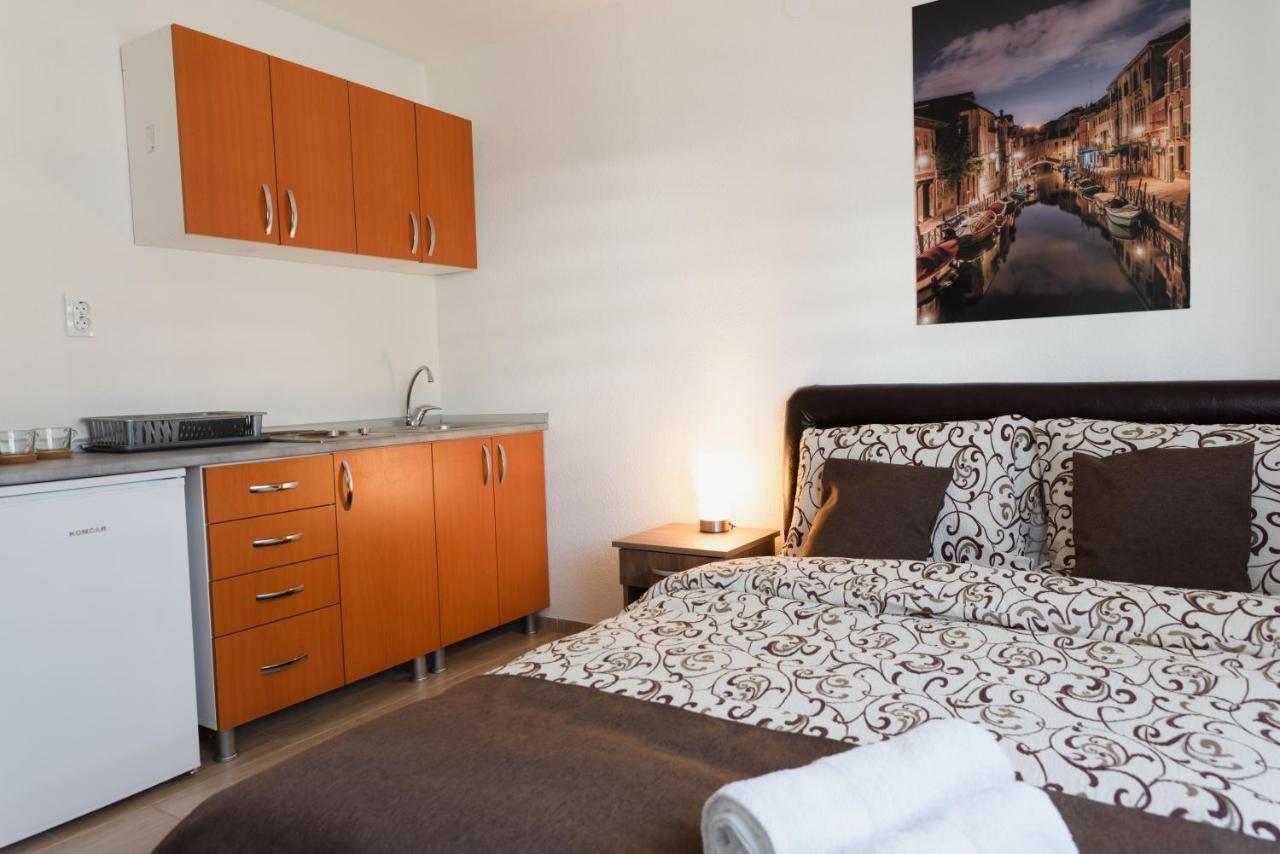 Apartmani Centar Lux New Зренянин Экстерьер фото